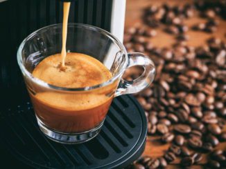 Deux cafés par jour guérissent un garçon qui souffre de tremblements