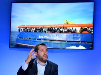 Matteo Salvini se la prende con le Ong e lascia trafficanti e scafisti indisturbati