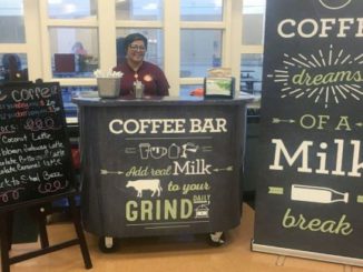 Per aumentare il latte, i latticini supporto di gruppi di alta scuola, i bar caffè Notizia
