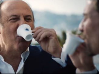 Spot TV | Gerry Scotti marque l'évolution du Caffè Borbone