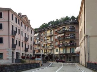 "Bien les sources". Mais les touristes rejettent le pays
