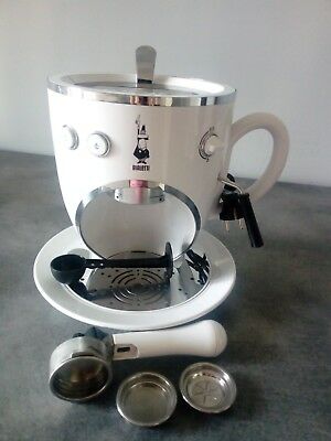 La machine à café blanche Tazzona Bialetti ne fonctionne pas pour les pièces de rechange