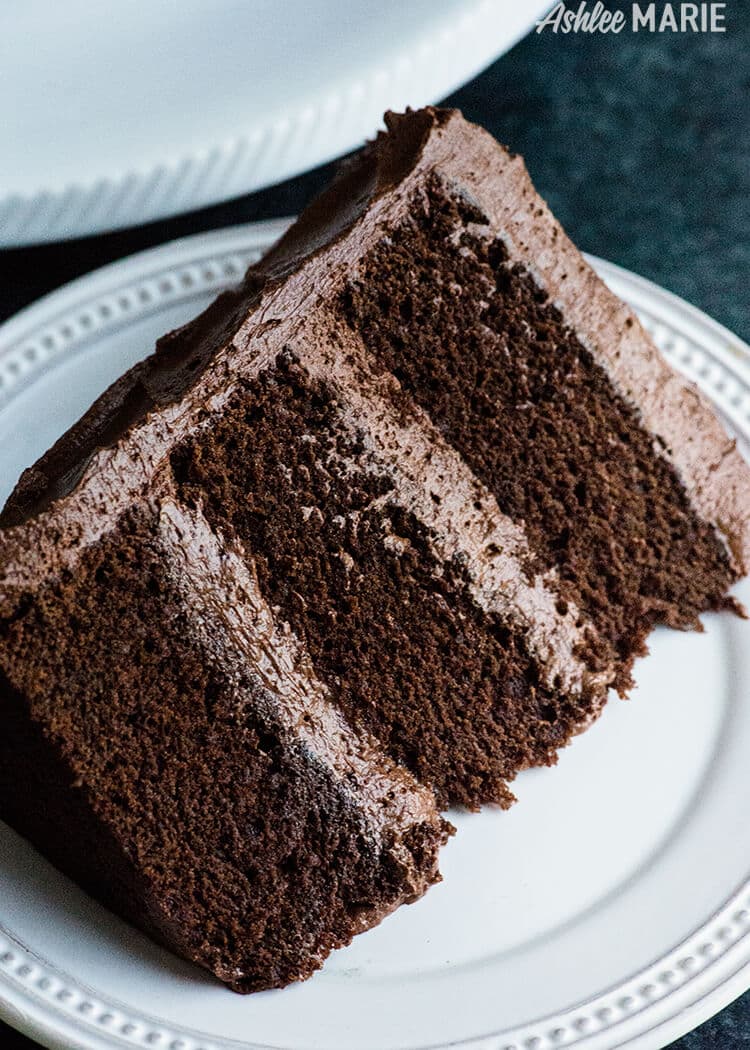 La recette de gâteau au chocolat parfaite - riche, dense et incroyablement humide