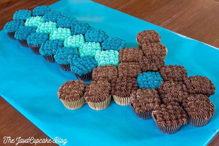 Gâteau Cupcake Épée Pull Minecraft https://www.masakanenak.com/