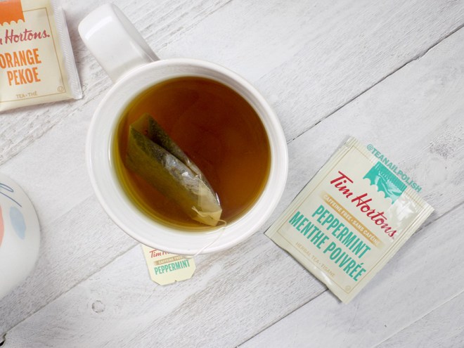 Examen des thés d'épicerie Tim Hortons - Examen du thé à la menthe poivrée Tim Hortons