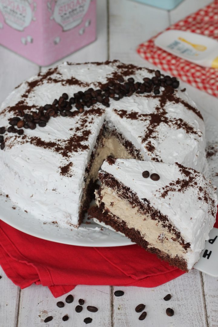 Gâteau au chocolat avec crème au café | Recette de gâteau au cacao avec crème paradis