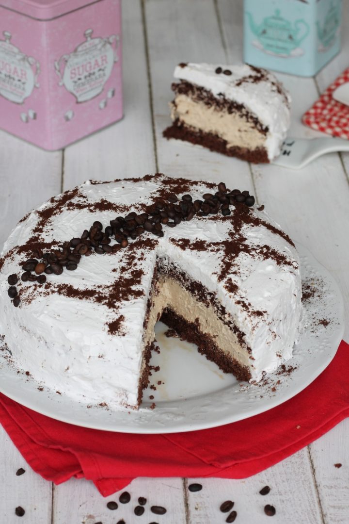 Gâteau au chocolat avec crème au café | Recette de gâteau au cacao avec crème paradis