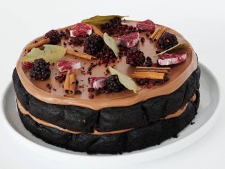 Recette: Chocolat noir, vin chaud et gâteau aux mûres