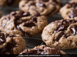 High-Protein Diet: Try These Chocolate Chip Oat Biscuits For Your Next Tea-Time Break