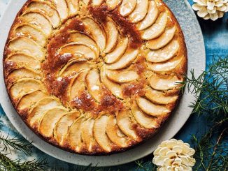 Recette suédoise de gâteau aux pommes, aux amandes et à la cardamome