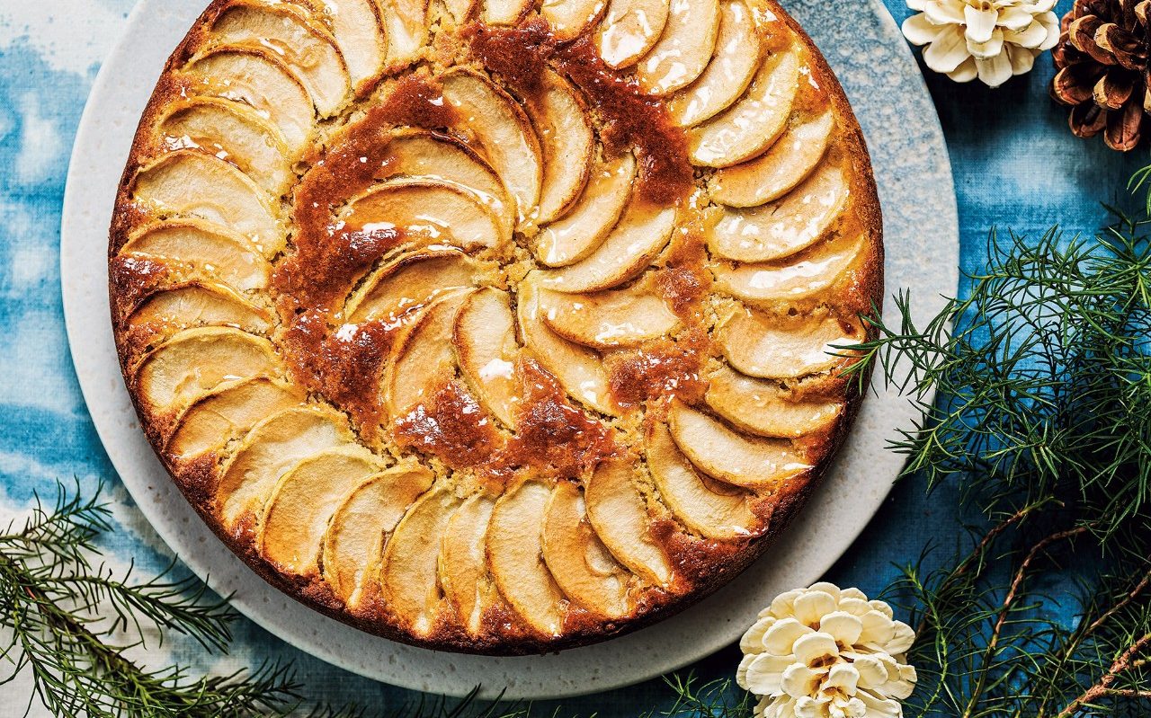 Recette suédoise de gâteau aux pommes, aux amandes et à la cardamome