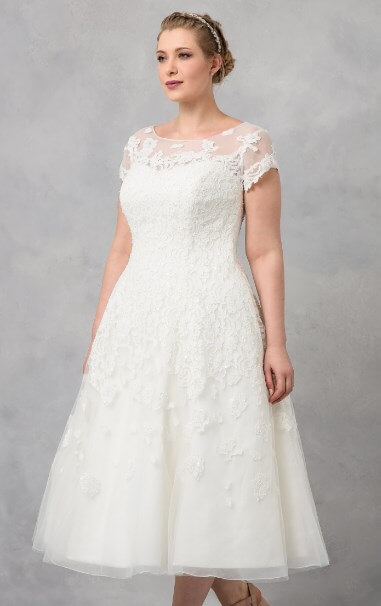 Robe de mariée longueur thé pour petite mariée