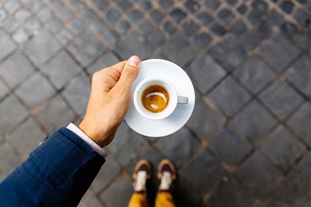 Barista apporte du café aux flics au prêteur sur gages: amende de 400
