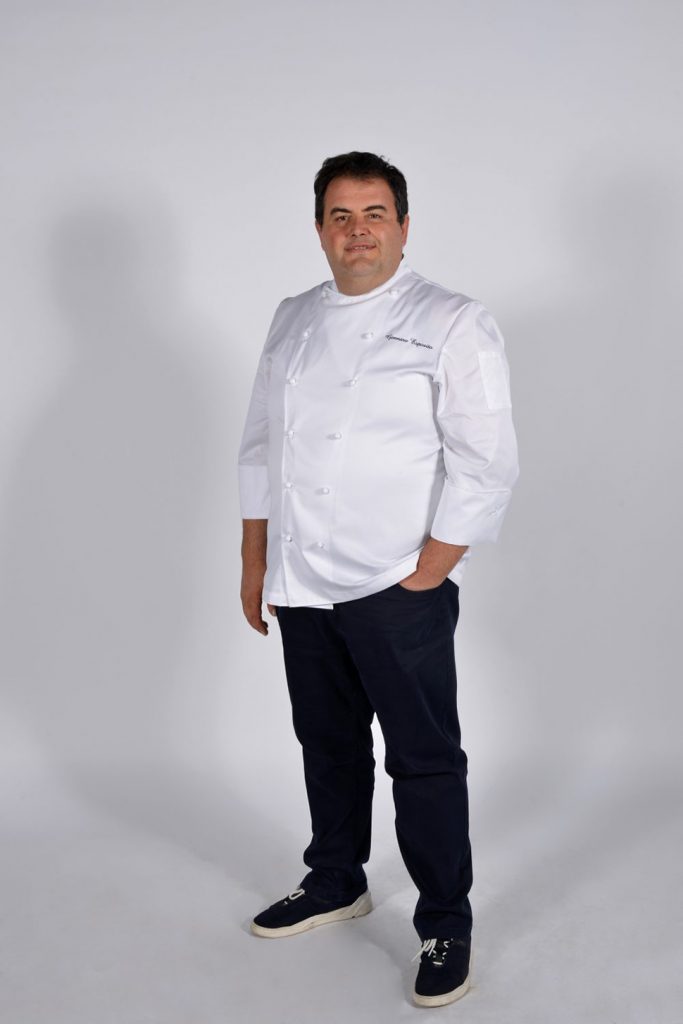 https://reportergourmet.com/ "width =" 683 "height =" 1024 "srcset =" https://reportergourmet.com/files/2020/05/3-Gennaro-Esposito-03189lav-e1510341020590-683x1024.jpg 683w , https://reportergourmet.com/files/2020/05/3-Gennaro-Esposito-03189lav-e1510341020590-200x300.jpg 200w, https://reportergourmet.com/files/2020/05/3-Gennaro-Esposito- 03189lav-e1510341020590-768x1152.jpg 768w, https://reportergourmet.com/files/2020/05/3-Gennaro-Esposito-03189lav-e1510341020590-696x1044.jpg 696w, https://reportergourmet.com/files/2020/ 05/3-Gennaro-Esposito-03189lav-e1510341020590-280x420.jpg 280w, https://reportergourmet.com/files/2020/05/3-Gennaro-Esposito-03189lav-e1510341020590.jpg 970w "tailles =" (max- largeur: 683px) 100vw, 683px "/></p>
</div>
<p>[ad_2]</p>
<style>
    .height-auto {
        height: auto !important;
    }
</style>

    <div class=