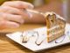 Torta cremosa al caffè e amaretti: dessert soffice e aromatico