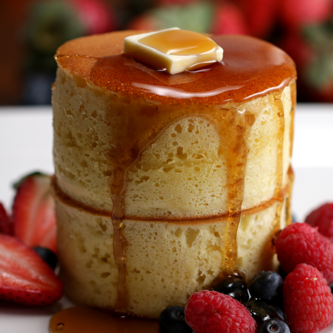 Recette de crêpes japonaises moelleuses par Tasty