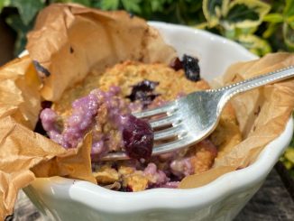 Recette de flocons d'avoine au fromage et aux bleuets pour un petit-déjeuner étonnamment sain