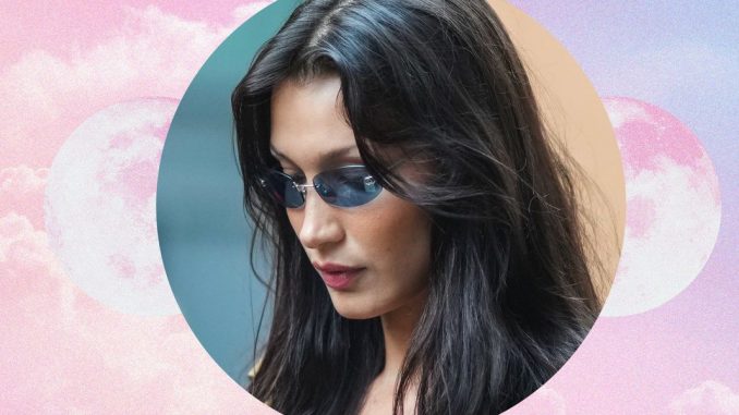 Parmi les coupes de cheveux de l'été 2021, le marron café de Bella Hadid fait wow
