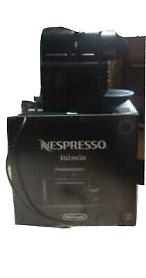 Machine à café Nespresso comme neuve, utilisée seulement 3 mois, demandez plus de photos