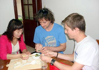 M. Shaun Vance et M. Alex Holver faisant des boulettes