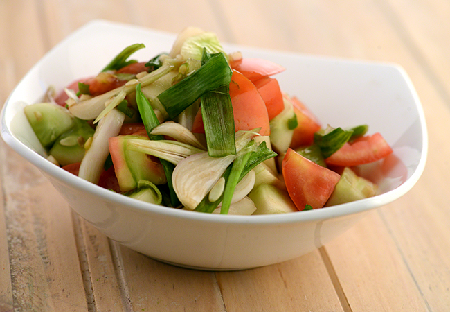 Salade de tomates, concombres et oignons
