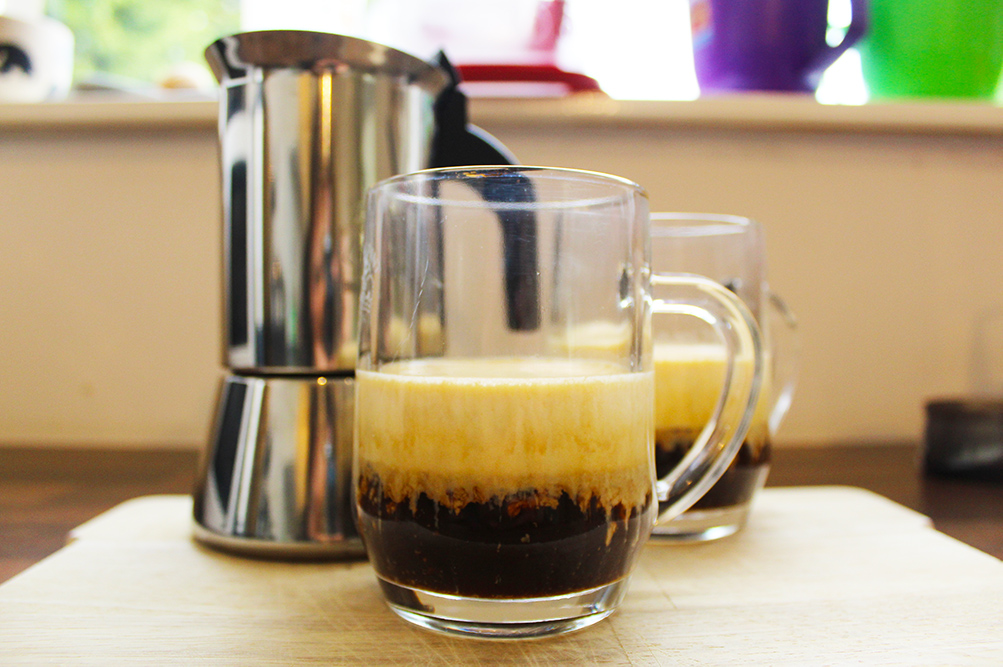 Le café aux œufs vietnamien (Ca Phe Trung) est délicieux et facile à préparer à la maison
