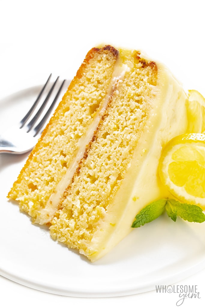 Tranche de gâteau au citron à la farine d'amande