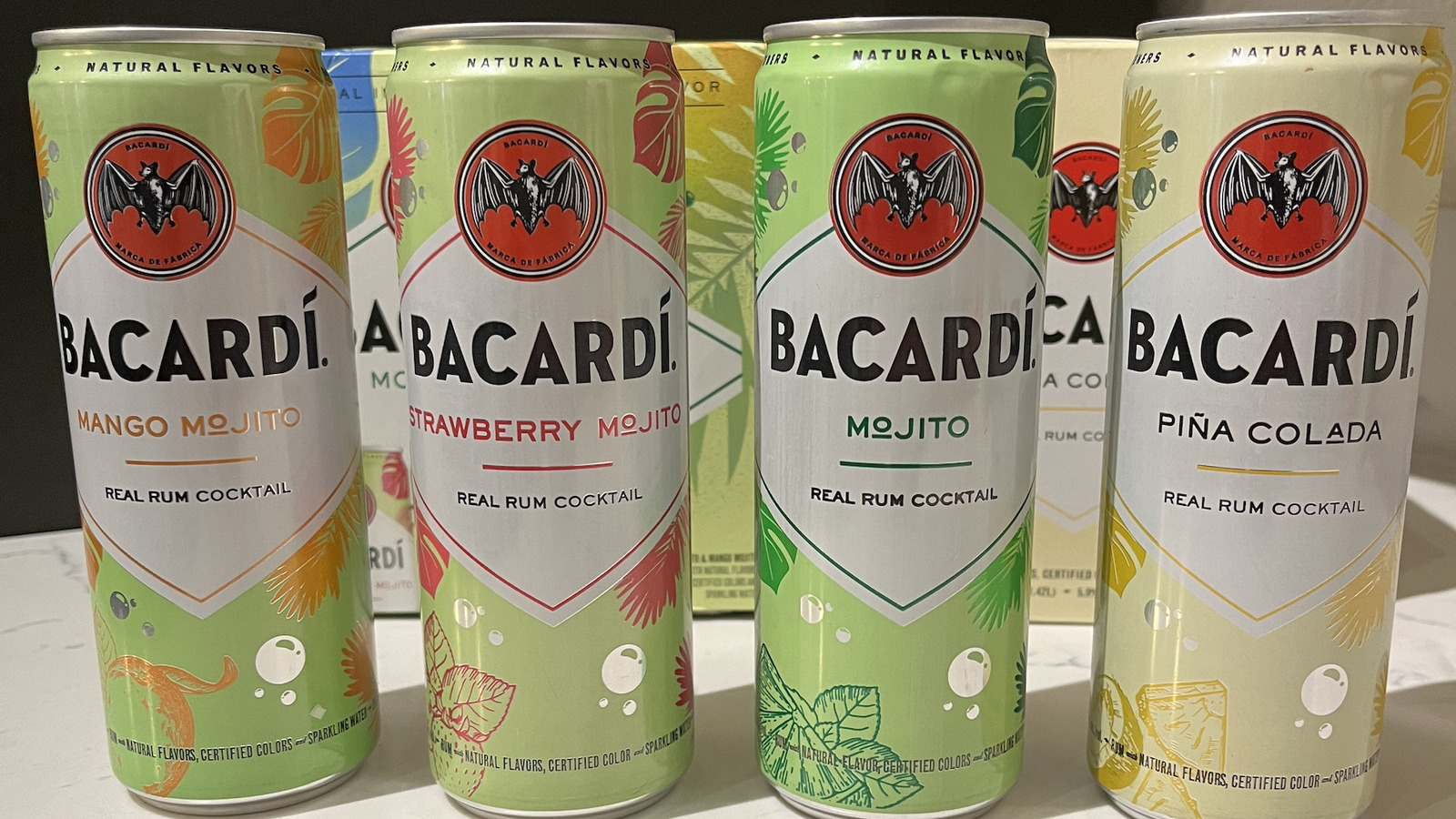 Nous avons essayé les nouveaux cocktails en conserve au vrai rhum de Bacardi.  Voici comment ça s'est passé.