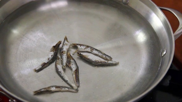 bouillon d'anchois