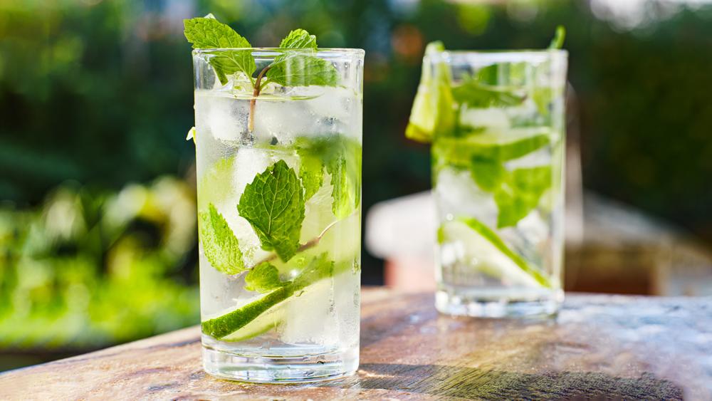 8 cocktails rafraîchissants au rhum pour vous aider à combattre la chaleur estivale