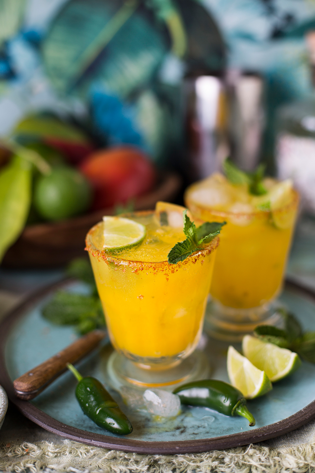 Un mojito à la mangue avec jalapeño et recette de menthe