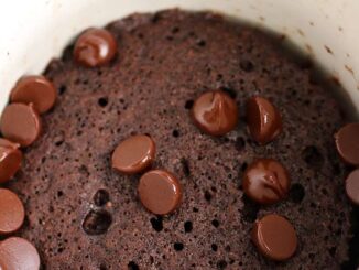 Recette de gâteau au chocolat au micro-ondes (avec vidéo)