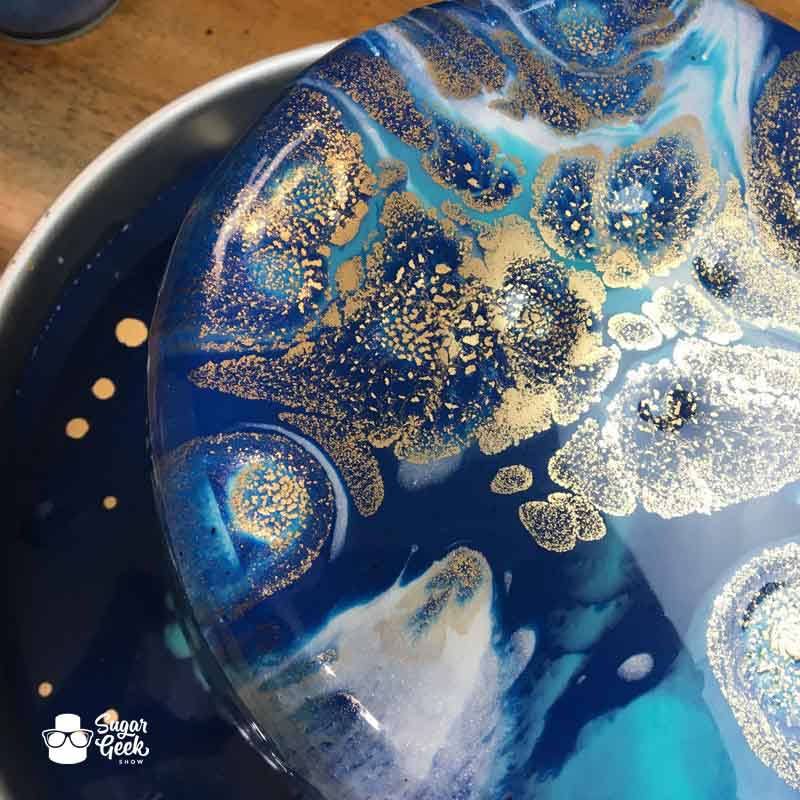 recette de gâteau au glaçage miroir coloré