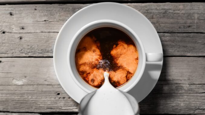 Le lait contenu dans le café bloque son effet bénéfique sur la santé
