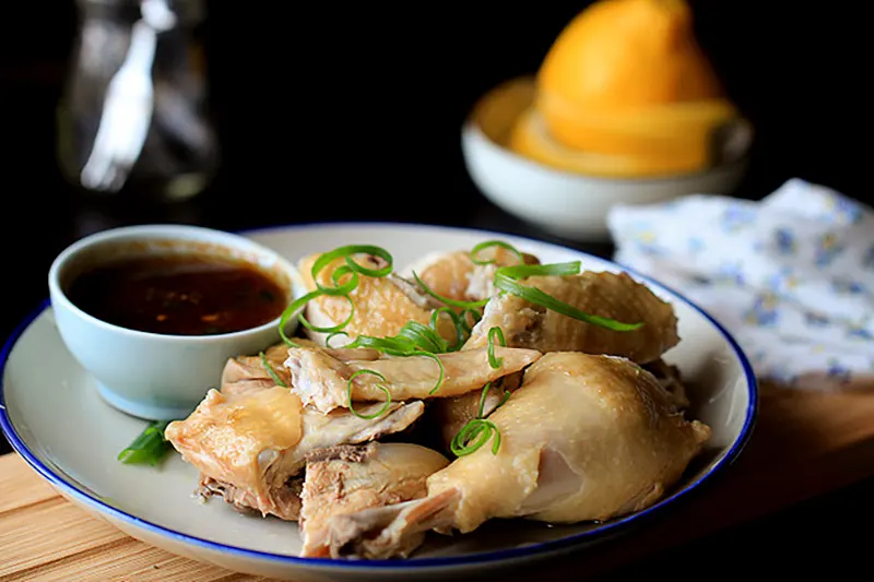 Poulet cuit à la vapeur à la chinoise|chinasichuanfood.com