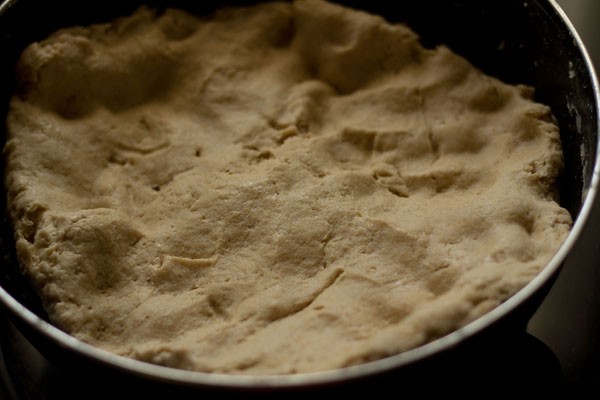 pâte paratha pétrie
