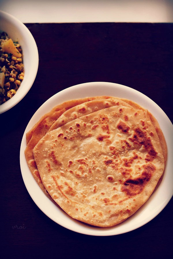 paratha nature servi dans une assiette