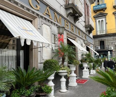  NAPLES.  AU CAFFÈ GAMBRINUS 'UN CAFÉ SUSPENDU POUR SANTOBONO' – Teleischia

