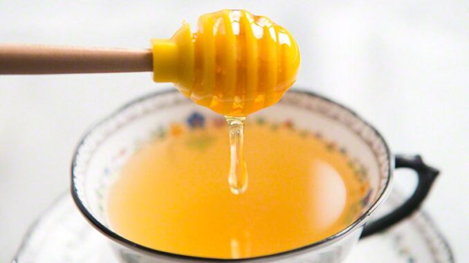 Hot Honey and Lemon Tea to comfort a cold