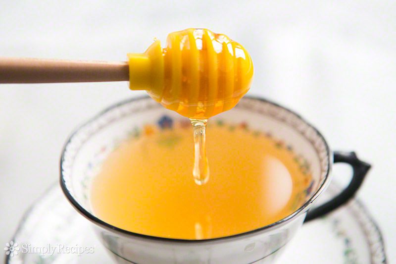 Hot Honey and Lemon Tea to comfort a cold