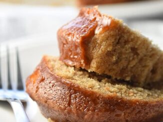 Simple Cinnamon Cake sliced