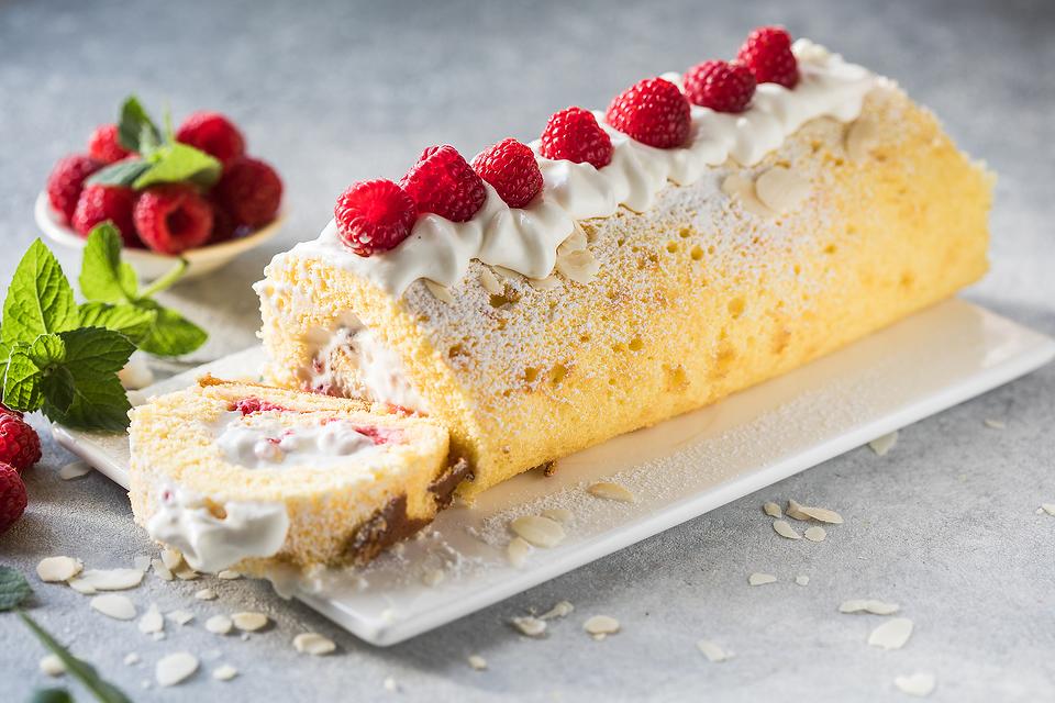 Easy Vanilla Raspberry Roll Cake Recipe Will Impress Holiday Guests