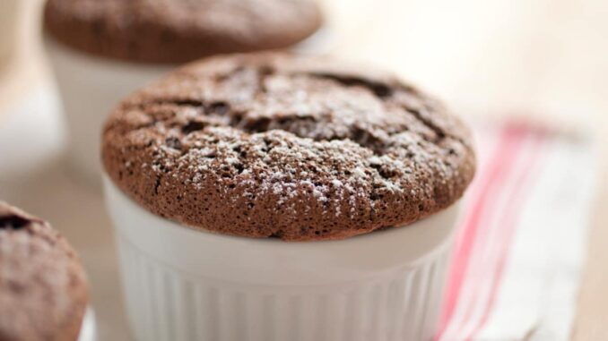 Recette de gâteau au chocolat riche en protéines de 5 minutes pour des envies sucrées soudaines
