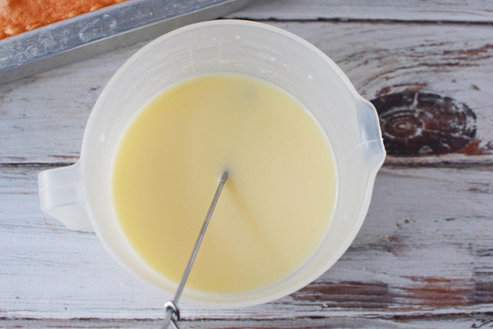 Pudding fouetté dans un bol. 